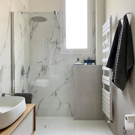 Chez Fratellini, Deluxe Flat With Garden & Parking דירה בולוניה