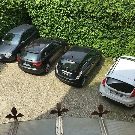 Chez Fratellini, Deluxe Flat With Garden & Parking Apartament