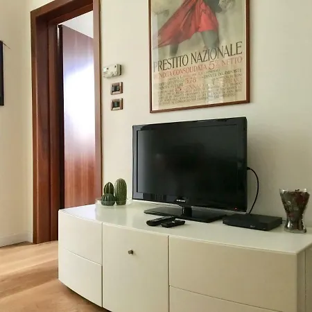 Chez Fratellini, Deluxe Flat With Garden & Parking *