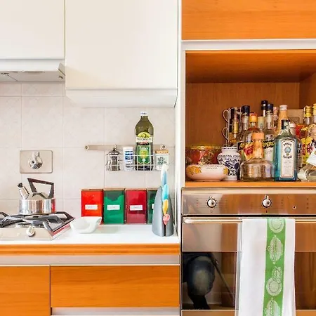 Chez Fratellini, Deluxe Flat With Garden & Parking Apartament